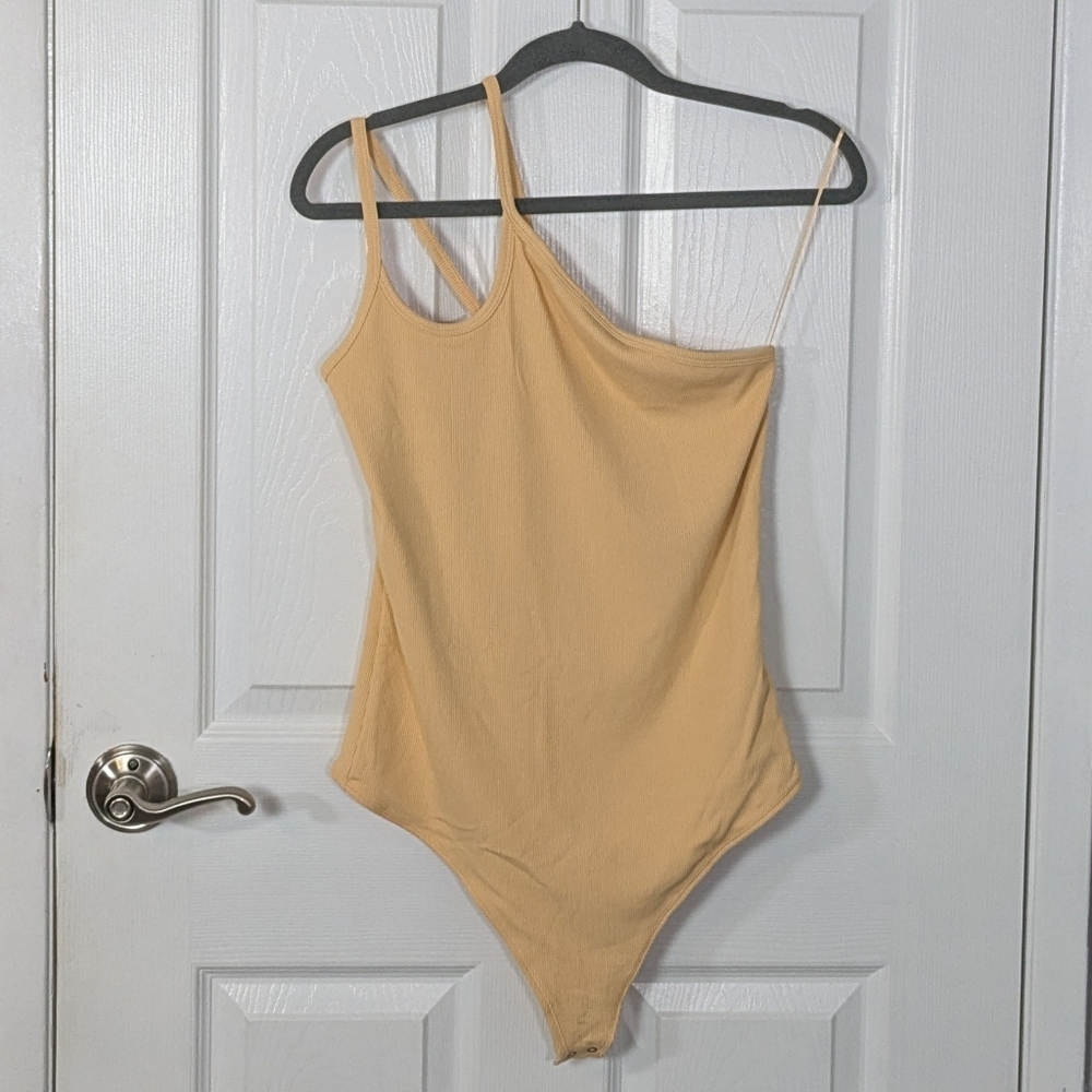 New Abercrombie & Fitch One Shoulder Asymmetrical Yellow‎ Ribbed Bodysuit Size L